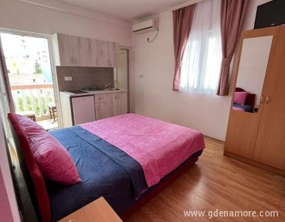 Appartements à Vasiljević, logement privé à Igalo, Monténégro - B64DEFA6-E458-4B33-A3C1-D264BA087F92